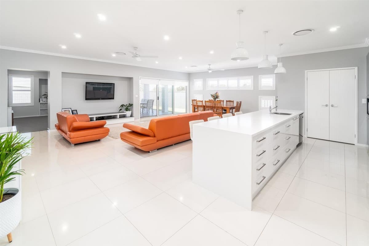 9 Pankhurst Avenue, SINGLETON NSW 2330, Singleton - Thumbnail 2