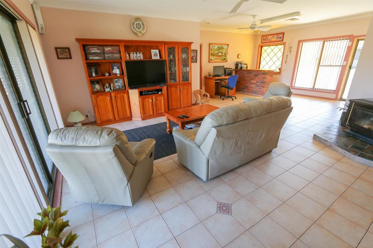 14 Park View Crescent, SINGLETON NSW 2330, Singleton - Thumbnail 2