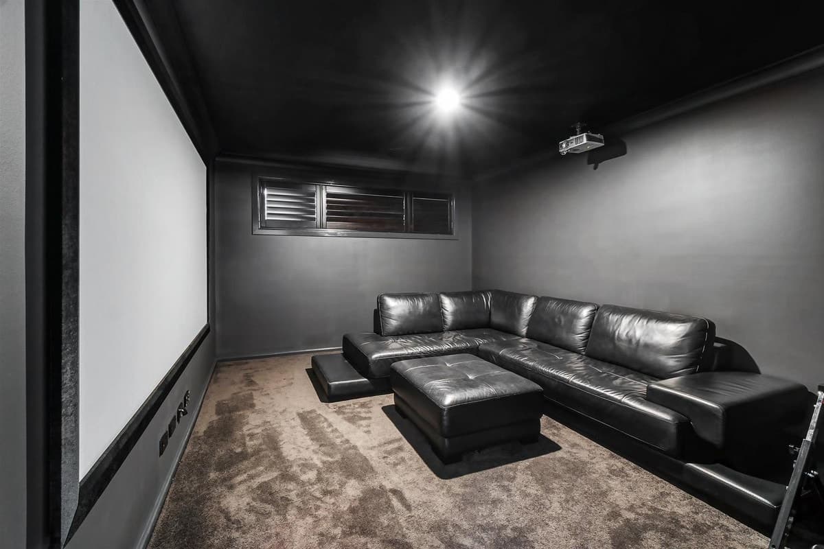19 Nowlan Crescent, SINGLETON NSW 2330, Singleton - Thumbnail 2