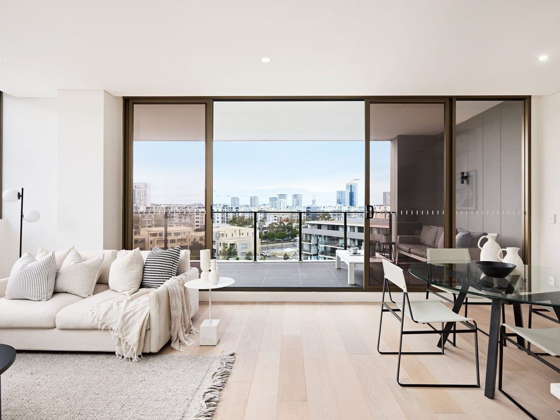 17 Amalfi Drive, Wentworth Point, Wentworth Point - Thumbnail 2