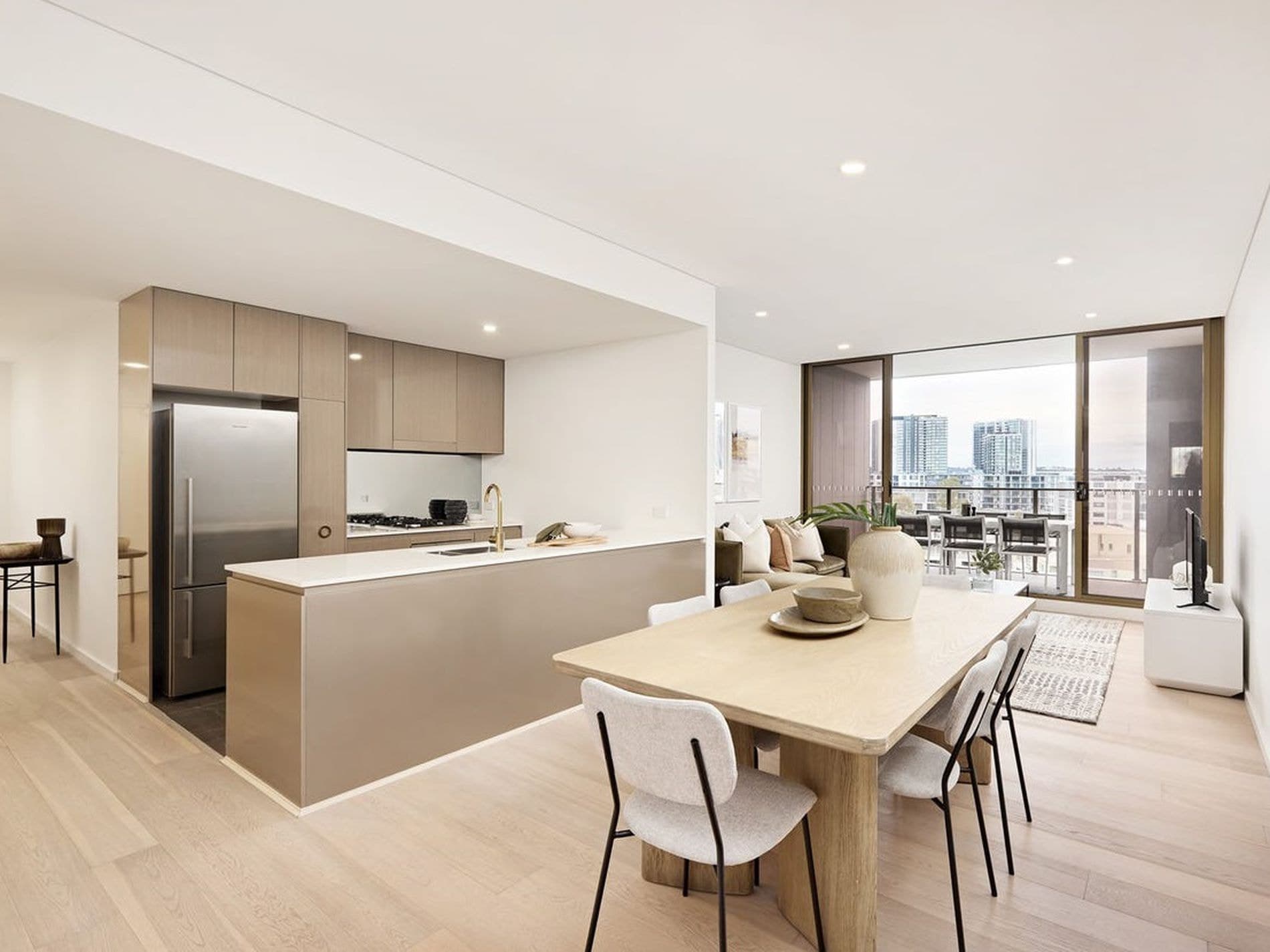 17 Amalfi Drive, Wentworth Point, Wentworth Point - Thumbnail 3