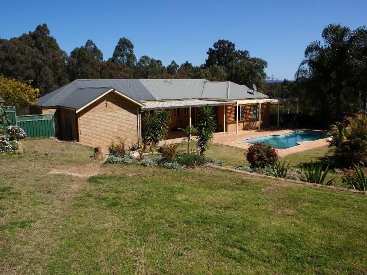 2.4 Ha..5 Bedroom..pool..4 Car Garageing!!, Contact Us, Singleton - Thumbnail 3