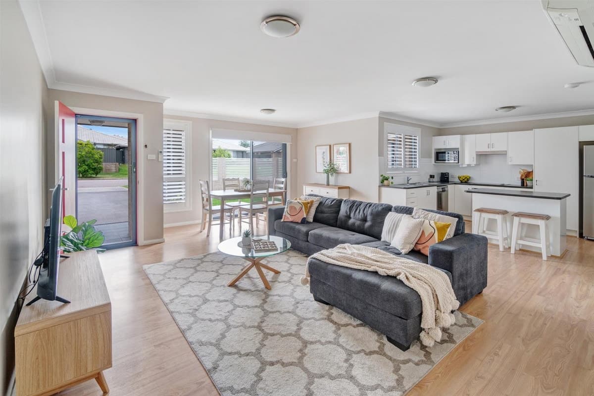 2 / 33 Broomfield Crescent, Singleton NSW 2330, Singleton - Thumbnail 2