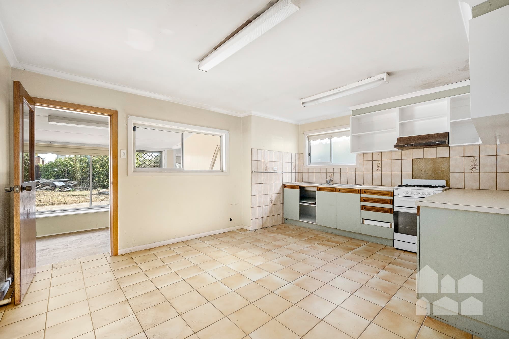 124 Eleanor Street, Footscray - Thumbnail 4