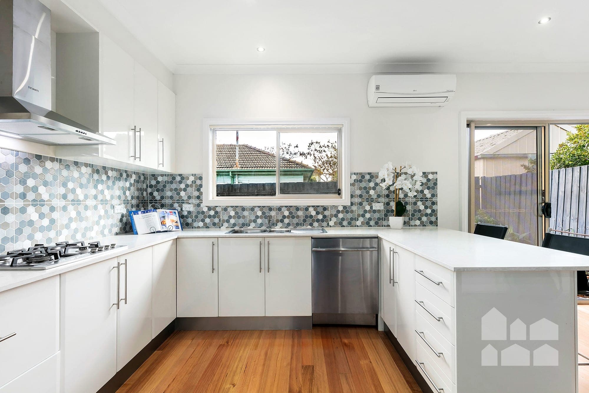 2/44 Creswick Street, Footscray - Thumbnail 4