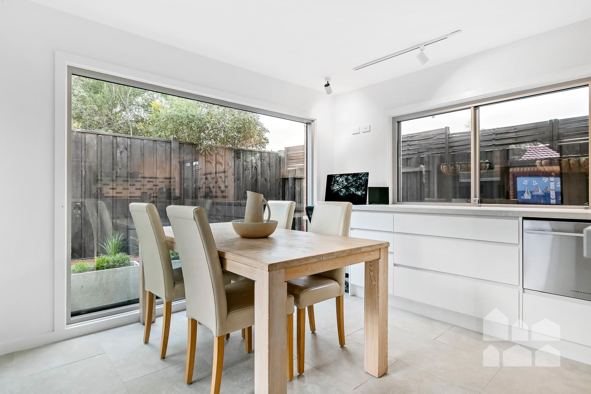 2/114 Johnston Street, Newport - Thumbnail 3