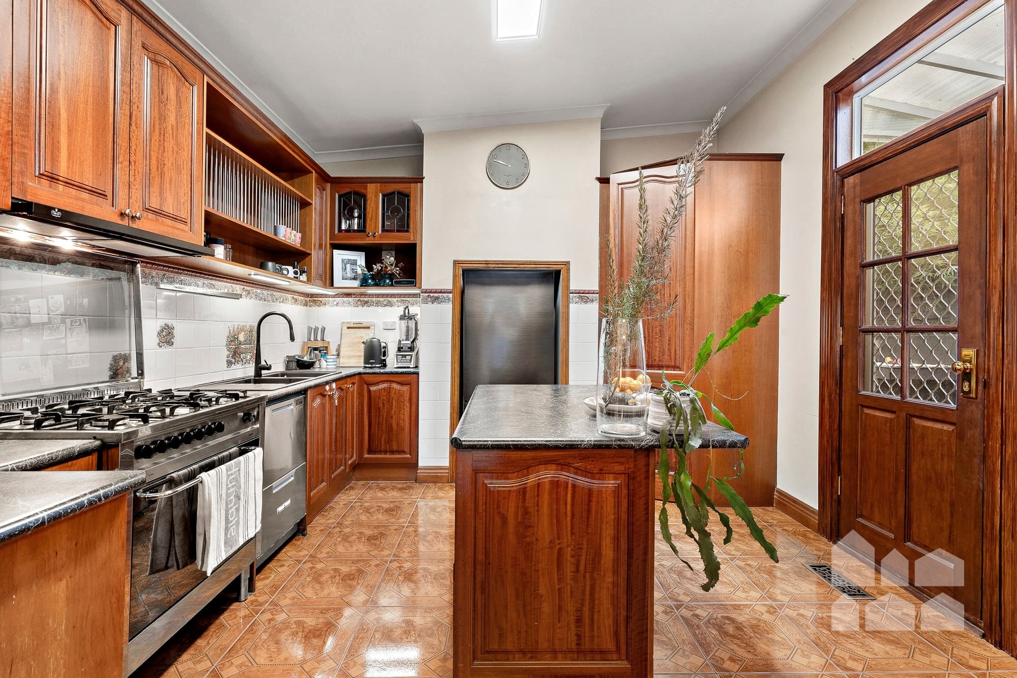 14 Newcastle Street, Yarraville - Thumbnail 5