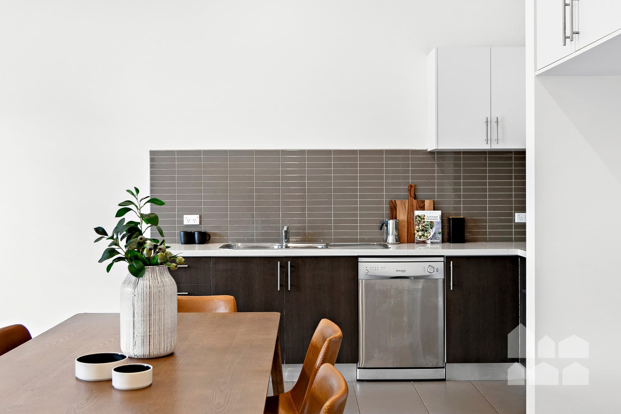 2/11 Vine Street, West Footscray - Thumbnail 4