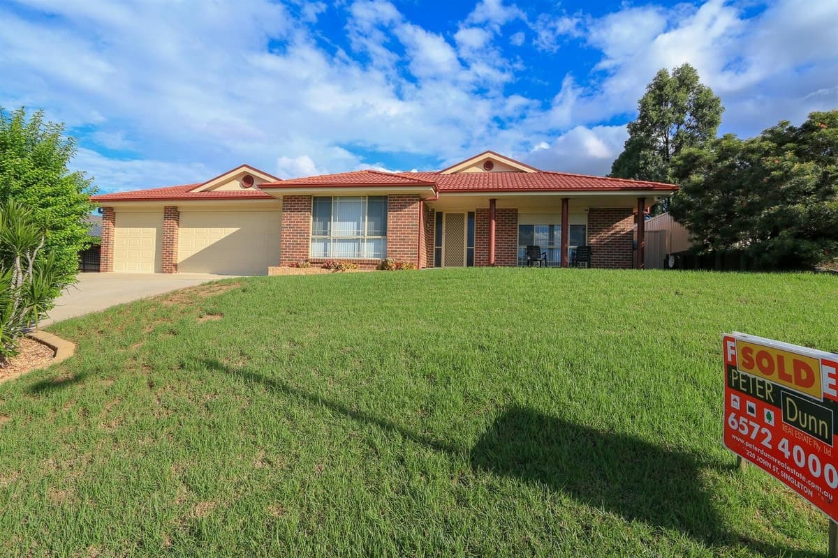 165 Gardner Circuit, SINGLETON NSW 2330, Singleton - Image 1