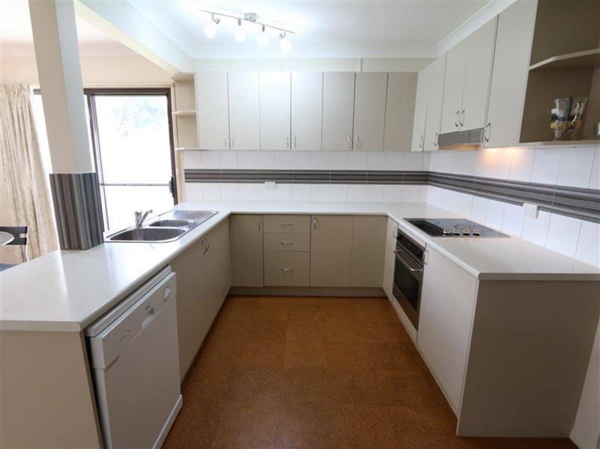 2 Lawson Avenue, SINGLETON NSW 2330, Singleton - Thumbnail 2