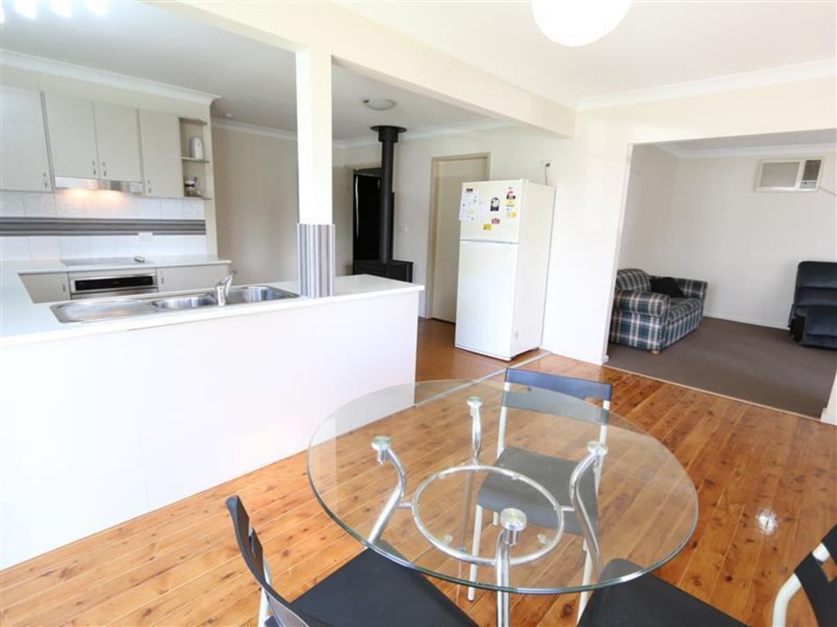 2 Lawson Avenue, SINGLETON NSW 2330, Singleton - Thumbnail 7