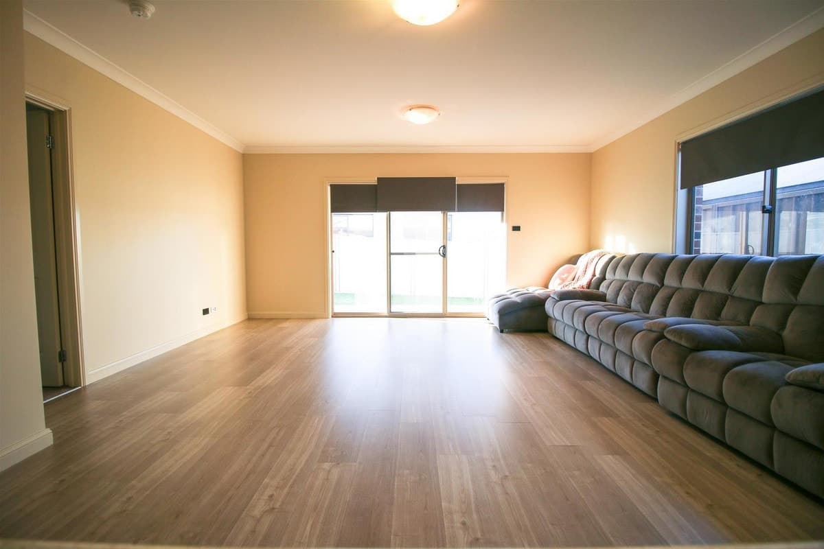 2 / 133 Casey Drive, SINGLETON NSW 2330, Singleton - Thumbnail 2