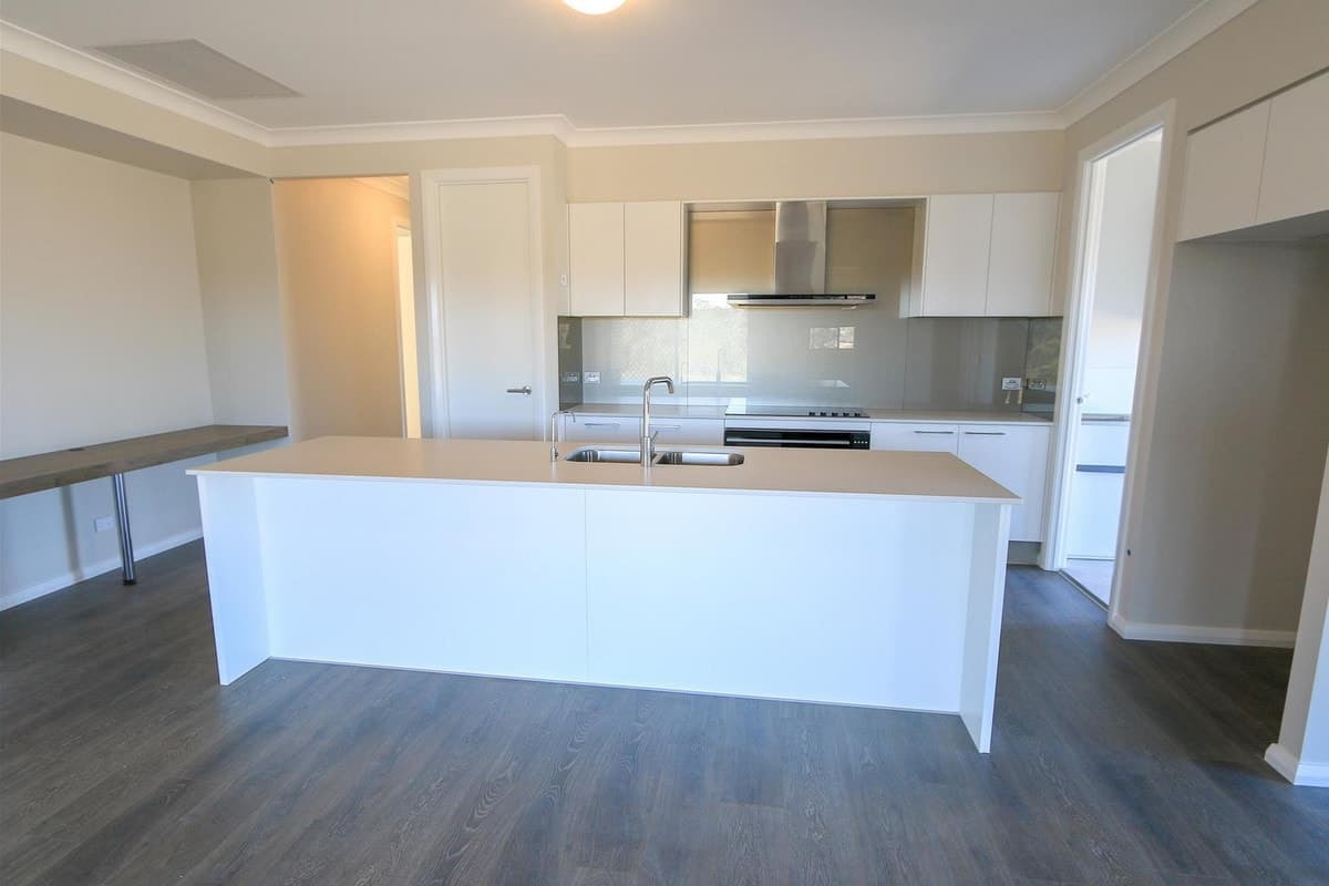 14 Dimmock Street, SINGLETON NSW 2330, Singleton - Thumbnail 2