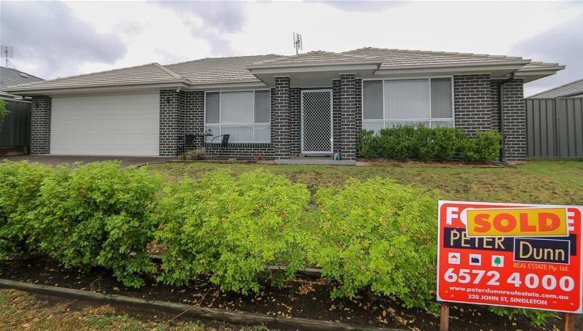 2 / 36 Broomfield Street, SINGLETON NSW 2330, Singleton - Image 1