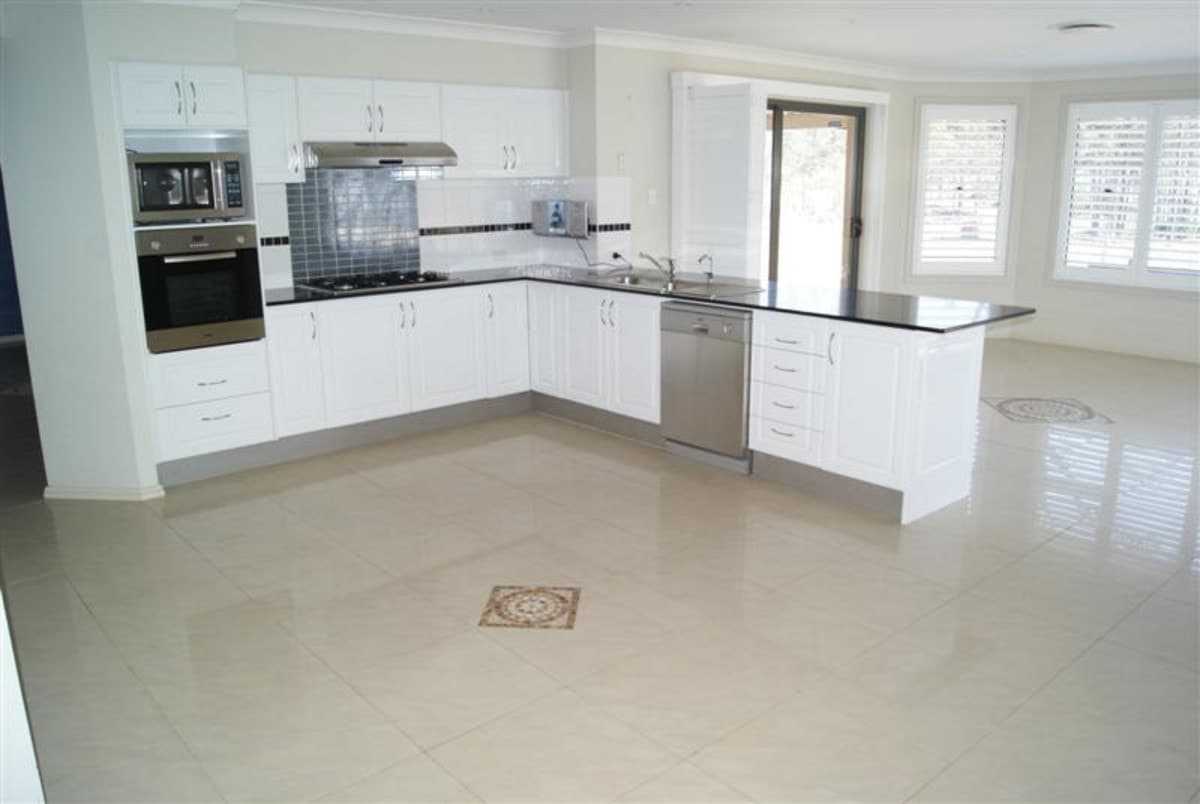 36 Llanrian Drive, SINGLETON NSW 2330, Singleton - Thumbnail 4