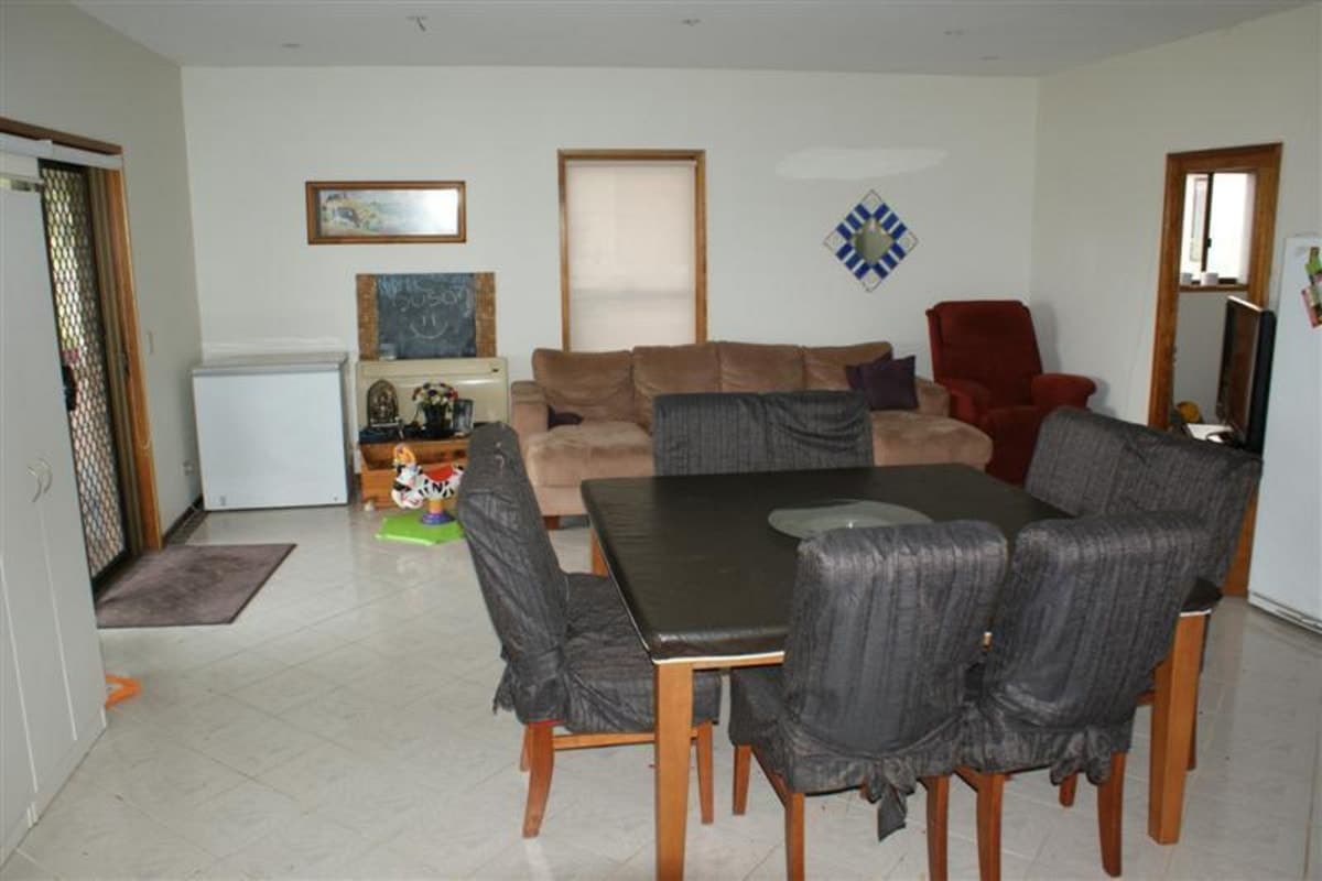9.85 Hectares..large Home + Granny Flat + 6 Car Garaging!!, Contact Us, Singleton - Thumbnail 4