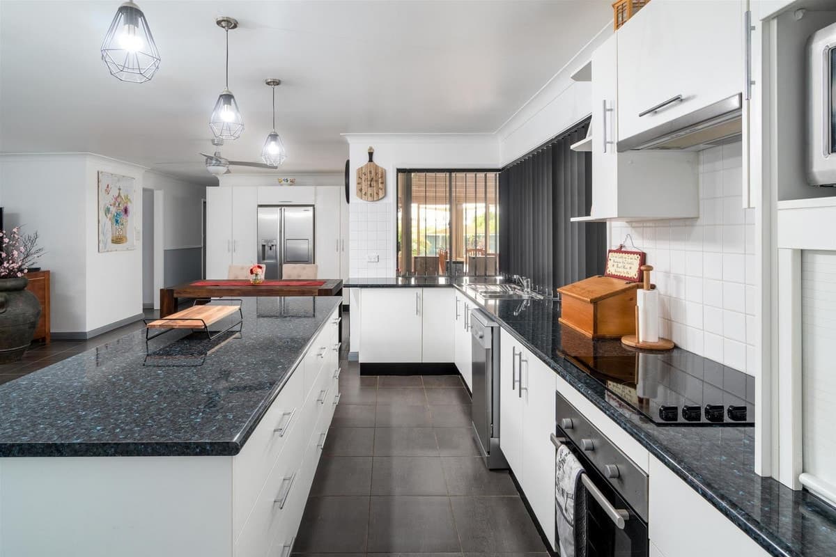2 Cunningham Parade, SINGLETON NSW 2330, Singleton - Image 1