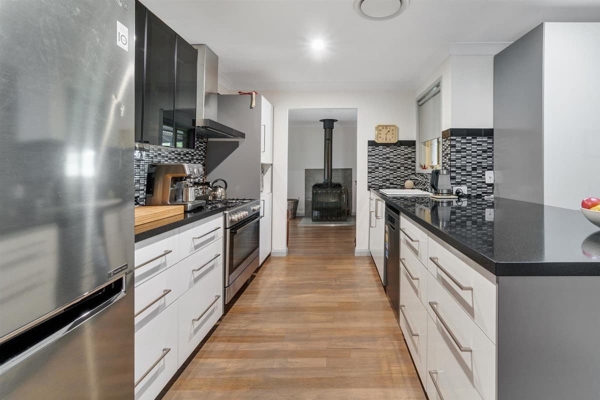 14 Heather Place, SINGLETON NSW 2330, Singleton - Thumbnail 2