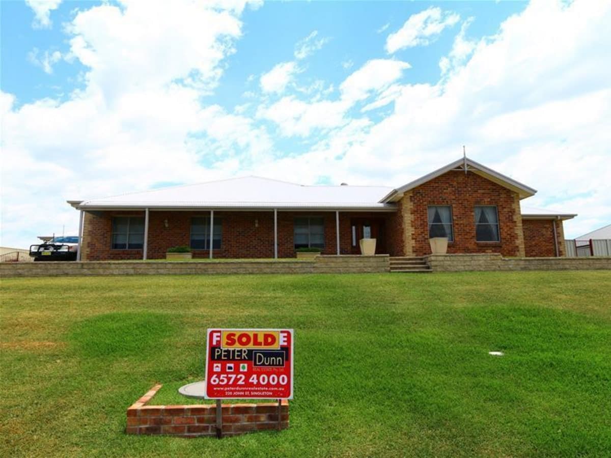 151 Casey Drive, SINGLETON NSW 2330, Singleton - Image 1