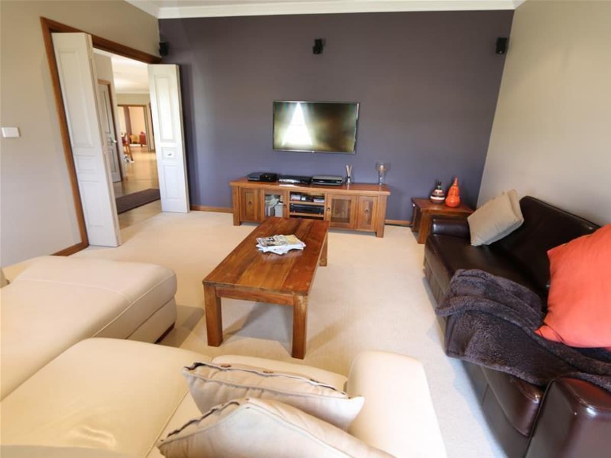 151 Casey Drive, SINGLETON NSW 2330, Singleton - Thumbnail 3