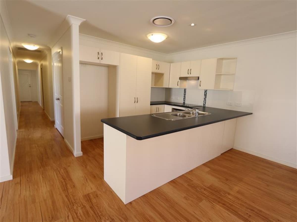 2 / 1 Drury Close, SINGLETON NSW 2330, Singleton - Thumbnail 2