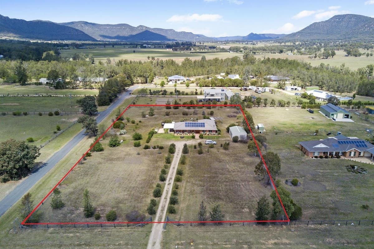 34 Blaxland Street, BROKE NSW 2330, Broke - Thumbnail 2