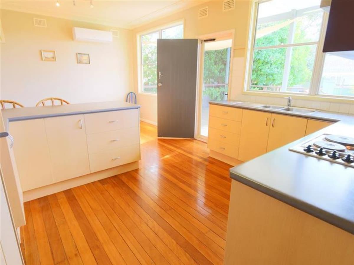 34 Barton Avenue, SINGLETON NSW 2330, Singleton - Thumbnail 3