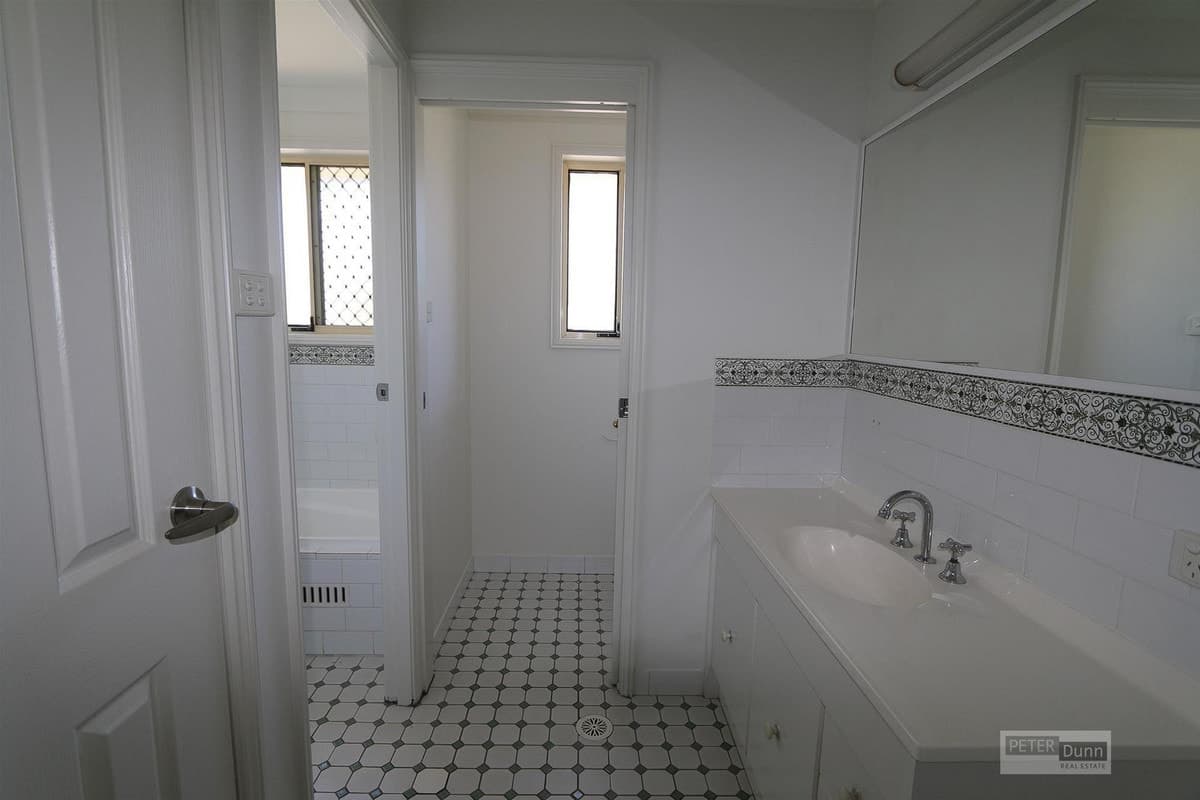 36 Casey Drive, SINGLETON NSW 2330, Singleton - Thumbnail 8
