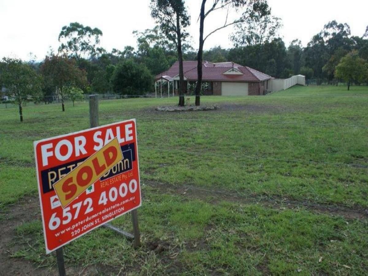 6 Llanrian Drive, SINGLETON NSW 2330, Singleton - Image 1