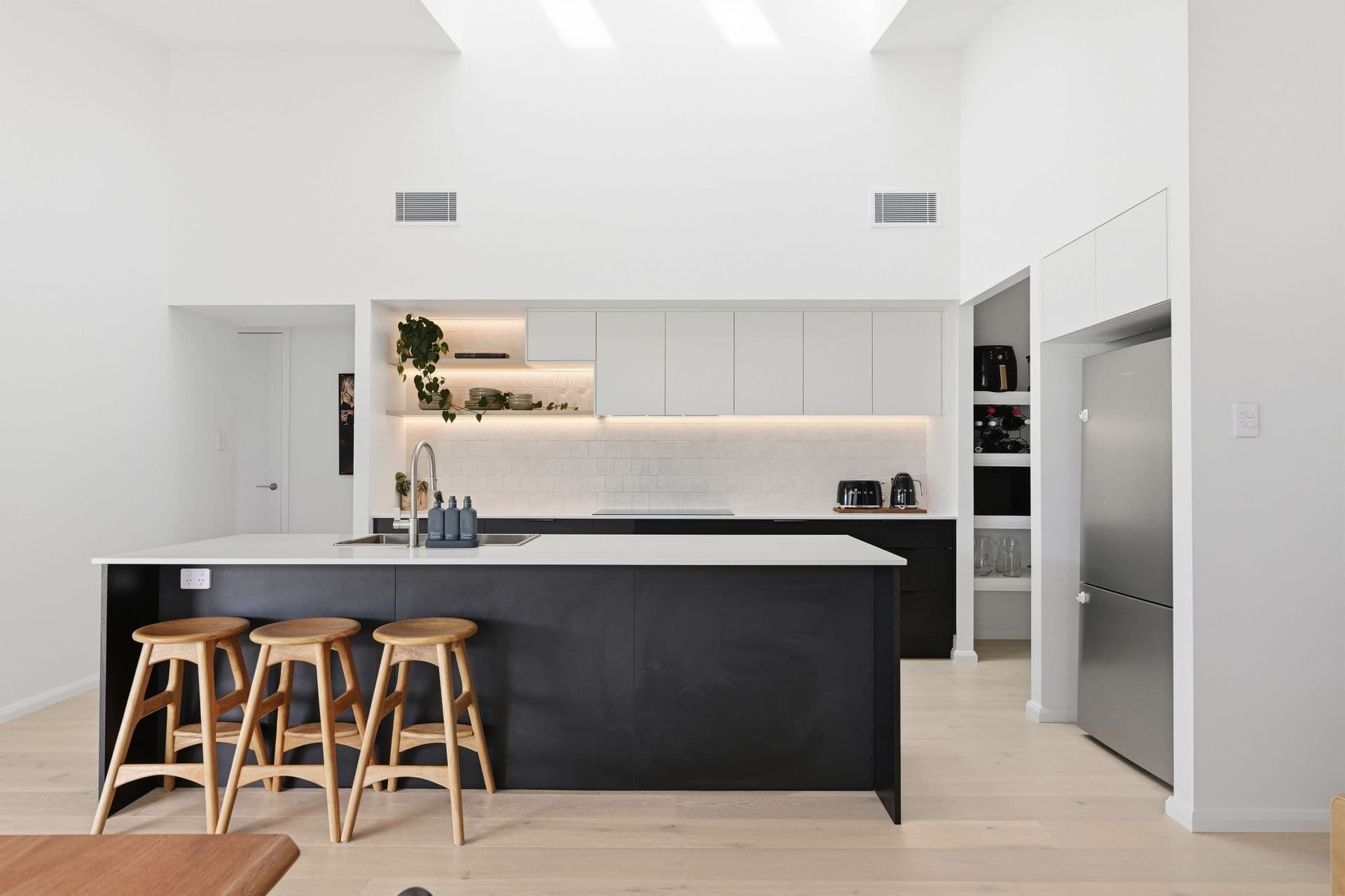 63 Neave Way, Thrumster, Thrumster - Thumbnail 2