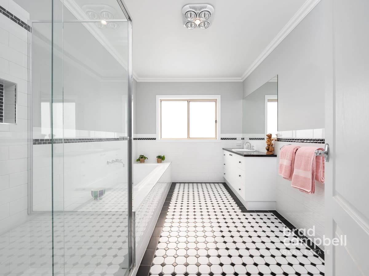 18 Glenmaggie Avenue, Kialla VIC 3631, Kialla - Thumbnail 7
