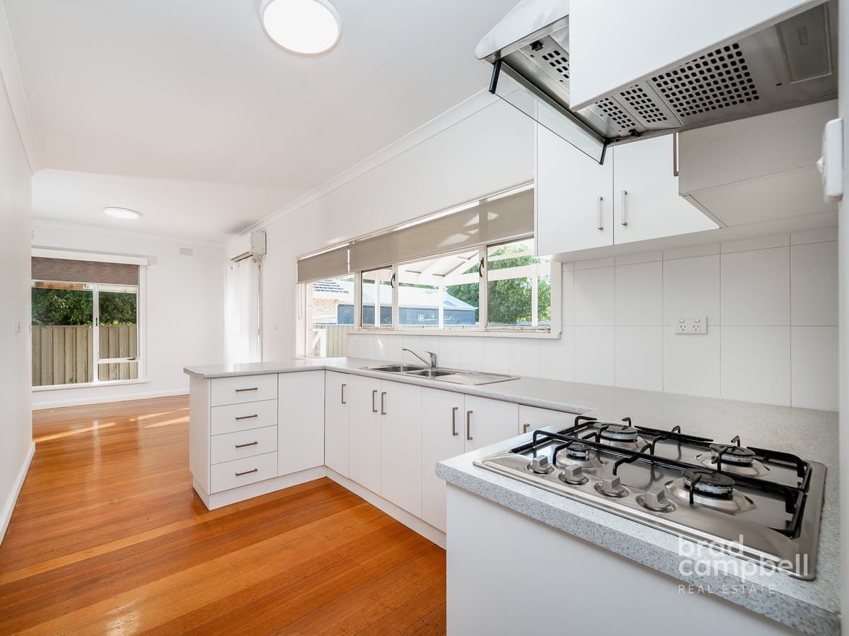 15 Gloucester Crescent, Shepparton VIC 3630, Shepparton - Thumbnail 2