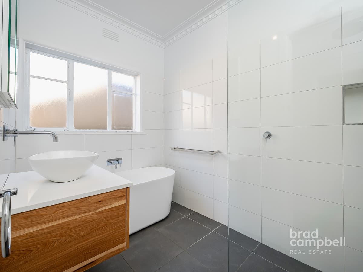 15 Gloucester Crescent, Shepparton VIC 3630, Shepparton - Thumbnail 3