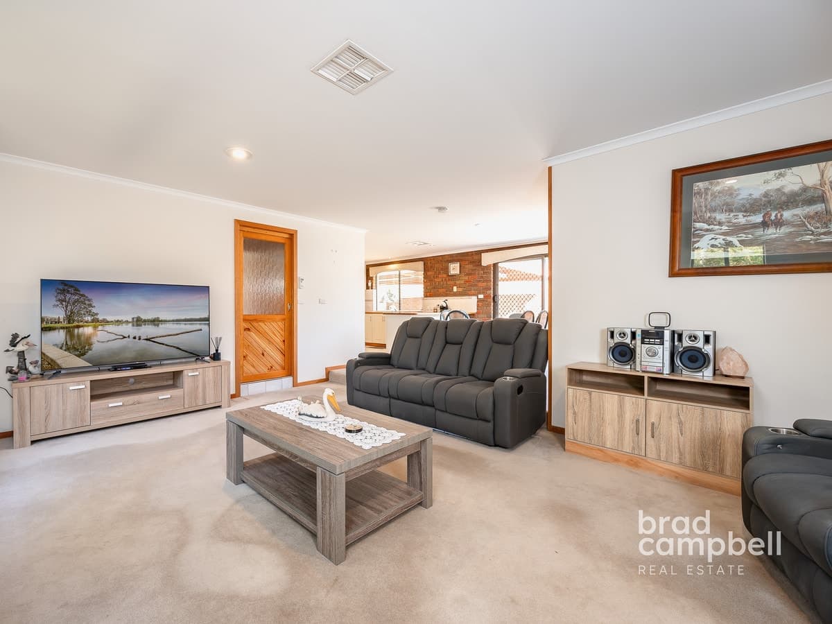 10 Rozaria Court, Shepparton VIC 3630, Shepparton - Thumbnail 2