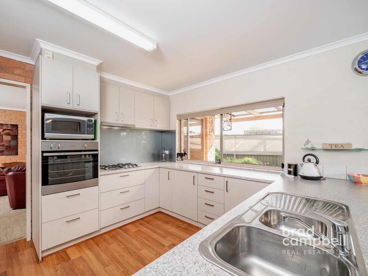 13 Dampier Avenue, Shepparton VIC 3630, Shepparton - Thumbnail 2