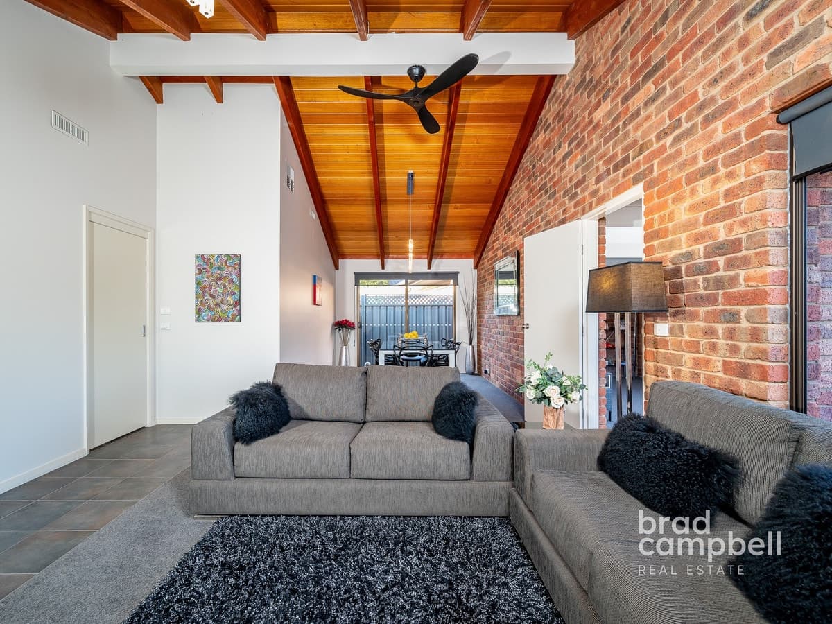 10 Handley Court, Shepparton VIC 3630, Shepparton - Thumbnail 2