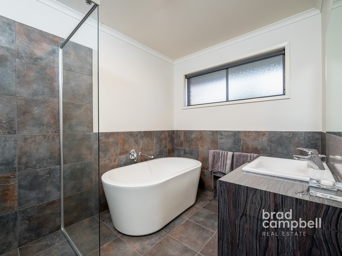10 Handley Court, Shepparton VIC 3630, Shepparton - Thumbnail 3