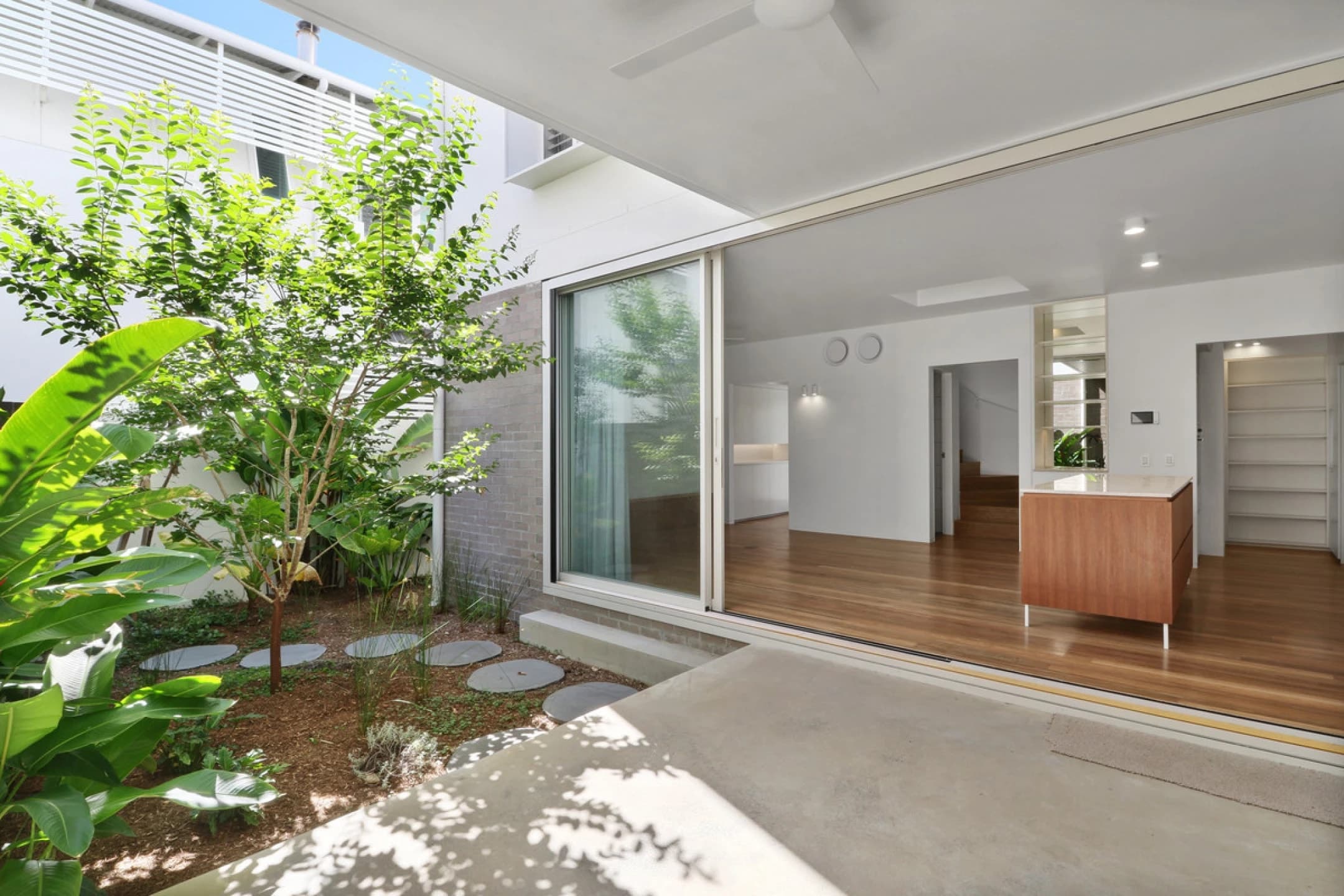 107 Seagull Avenue, Mermaid Beach QLD 4218, Mermaid Beach - Thumbnail 2
