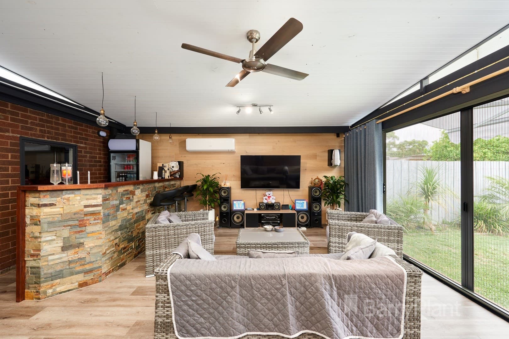 12 Mauchline CourtNoble Park North, VIC 3174, Noble Park North - Thumbnail 5