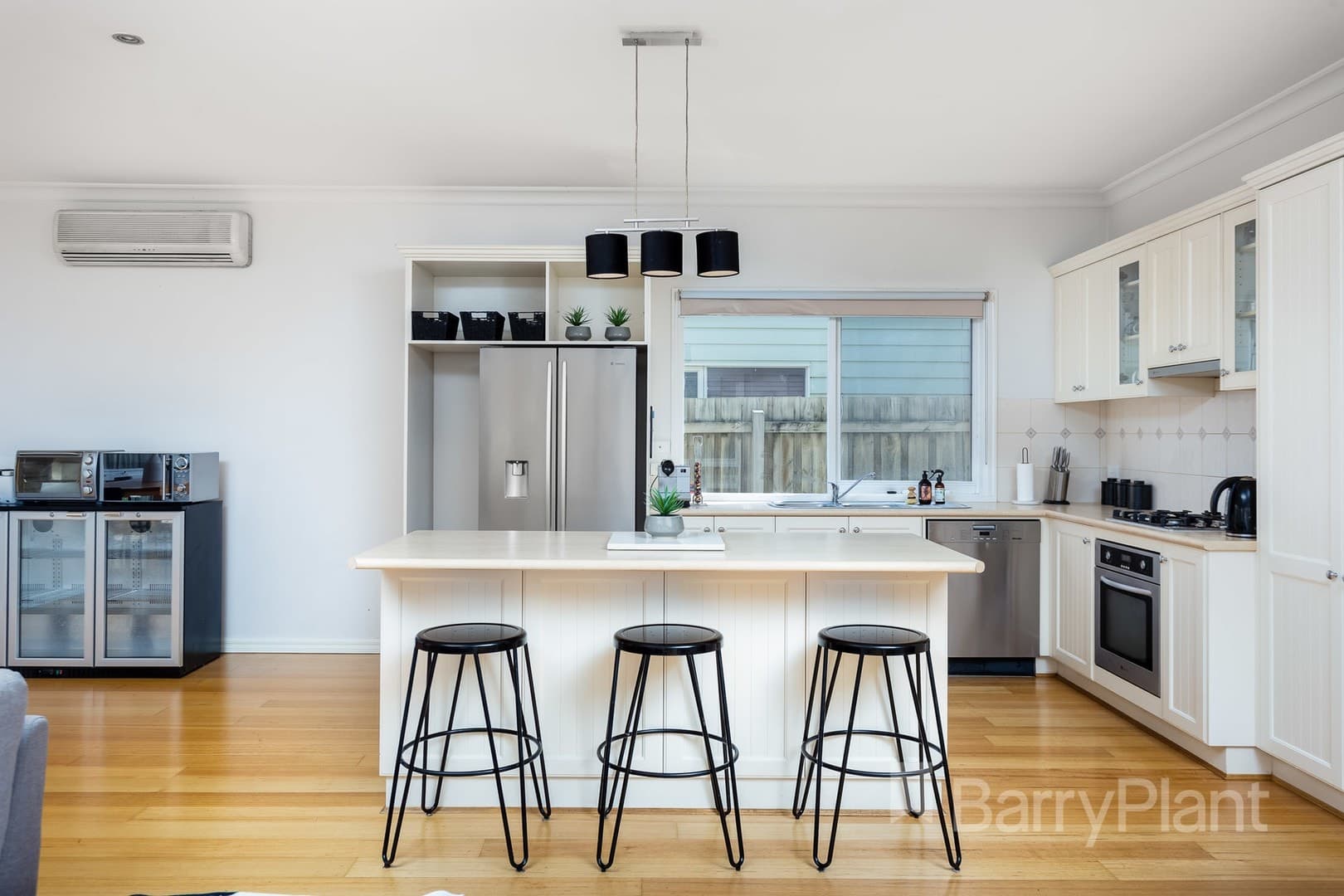 31 Lancaster DrivePoint Cook, VIC 3030, Point Cook - Thumbnail 4