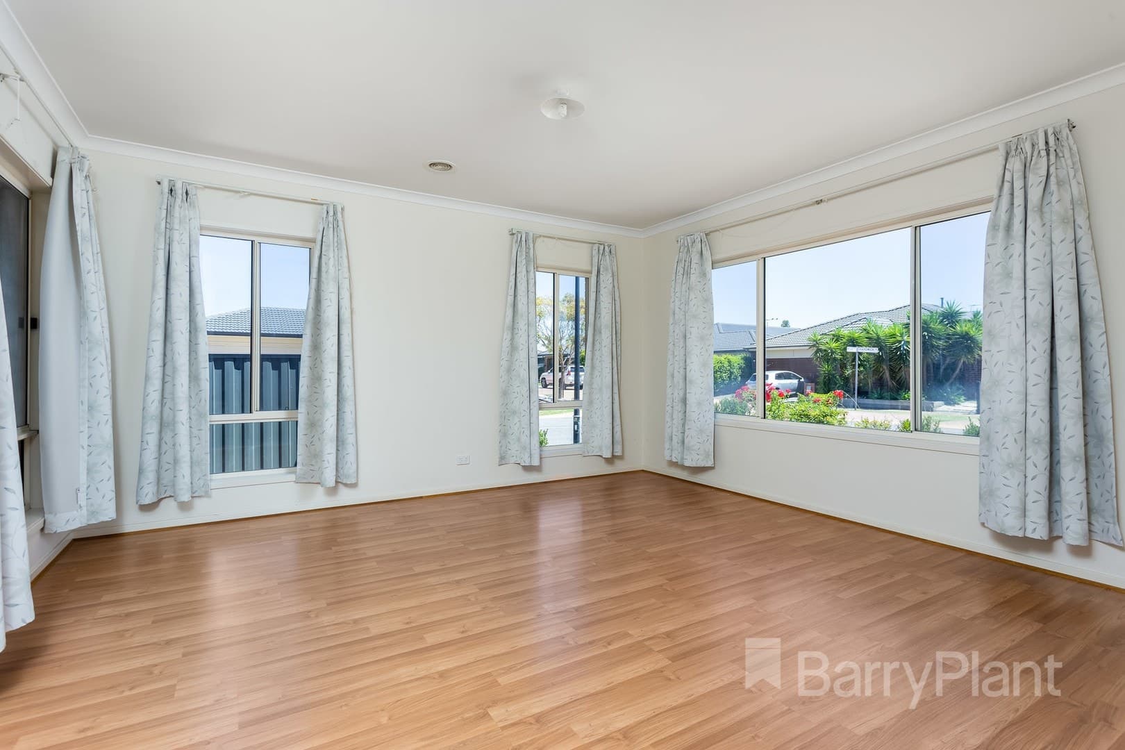 35 Hardwick RoadPoint Cook, VIC 3030, Point Cook - Thumbnail 2