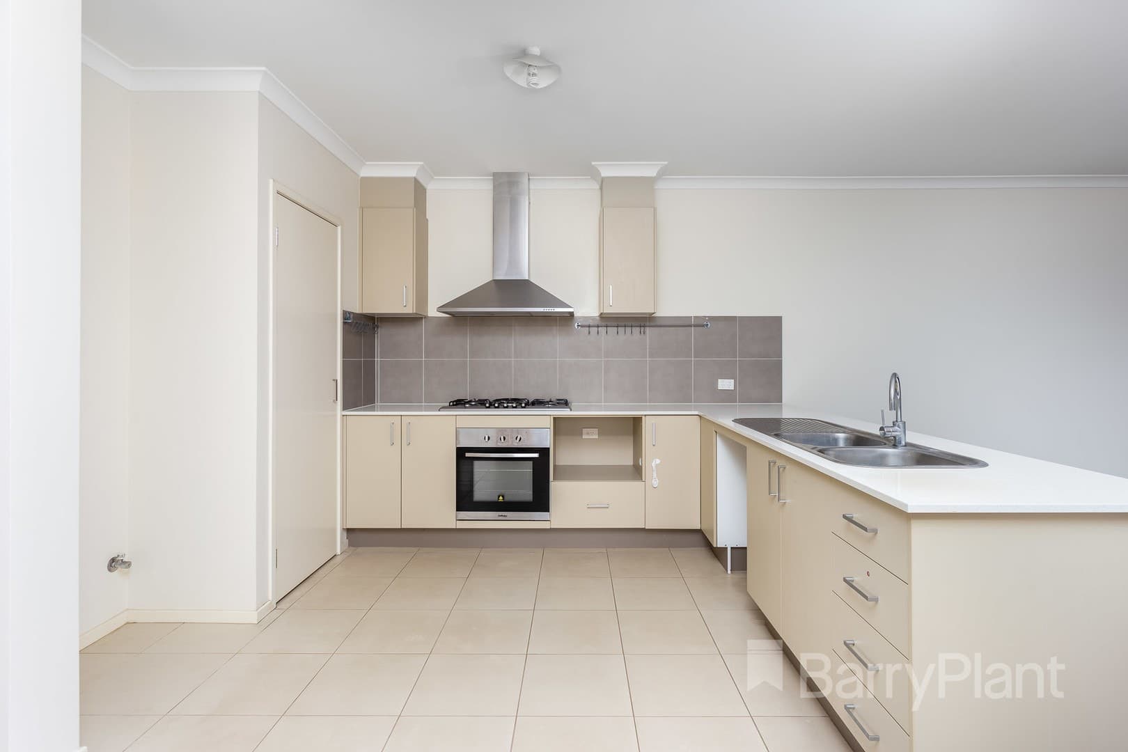 35 Hardwick RoadPoint Cook, VIC 3030, Point Cook - Thumbnail 3