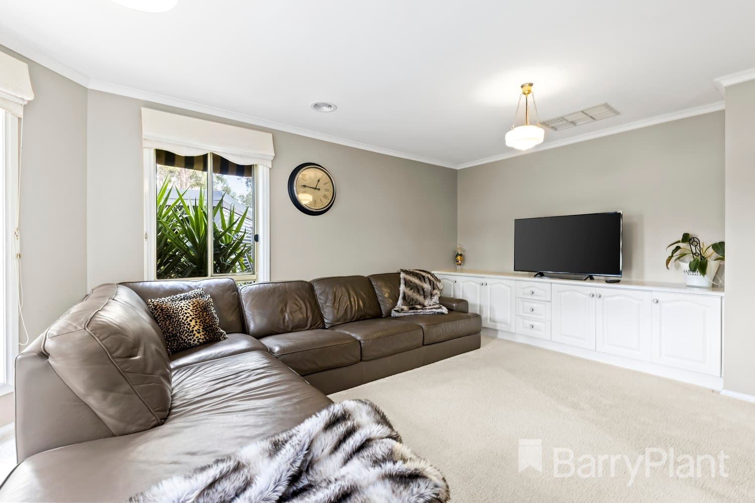 20 Viewgrand WayGreensborough, VIC 3088, Greensborough - Thumbnail 4