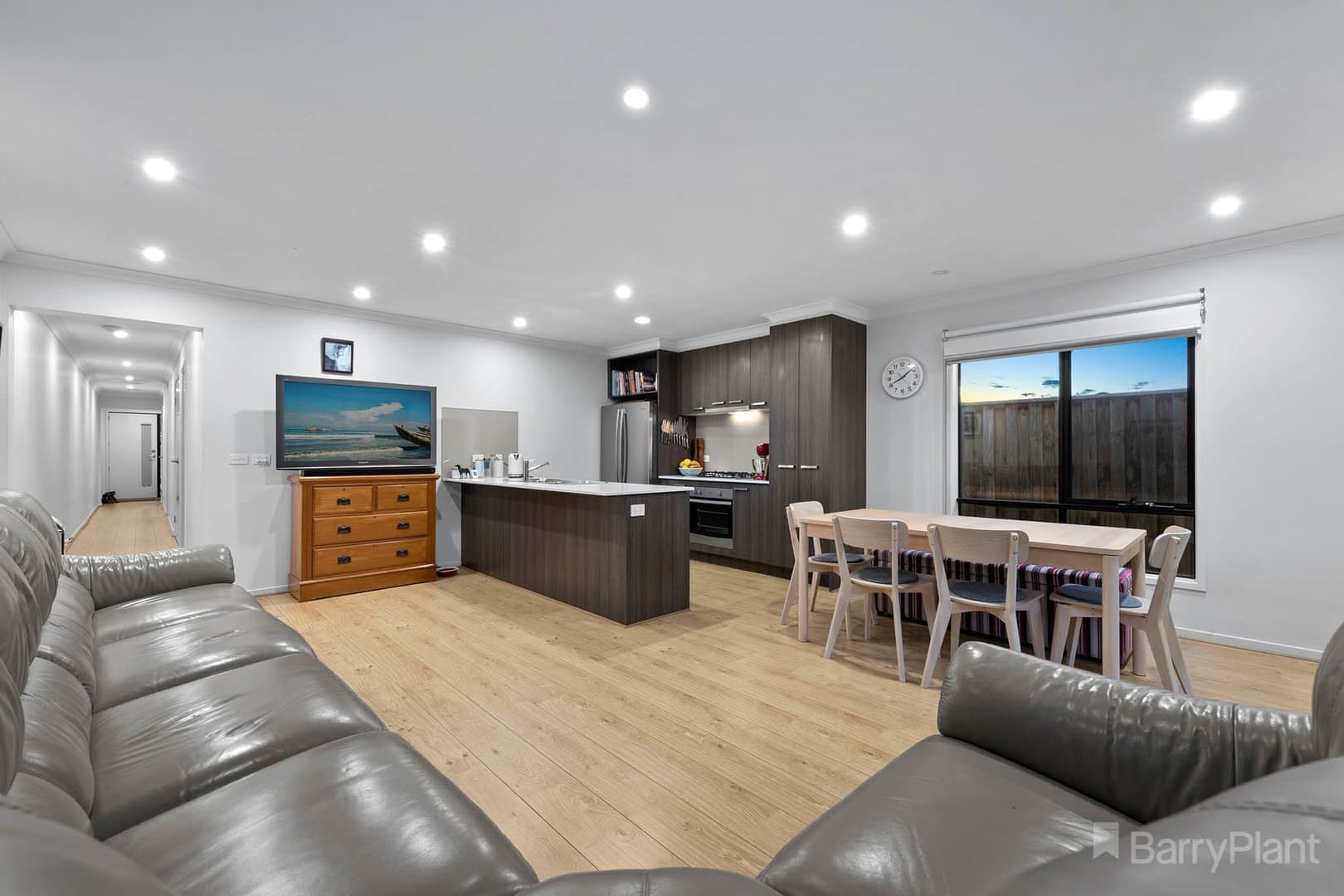 28 Lexington CrescentOfficer, VIC 3809, Officer - Thumbnail 2