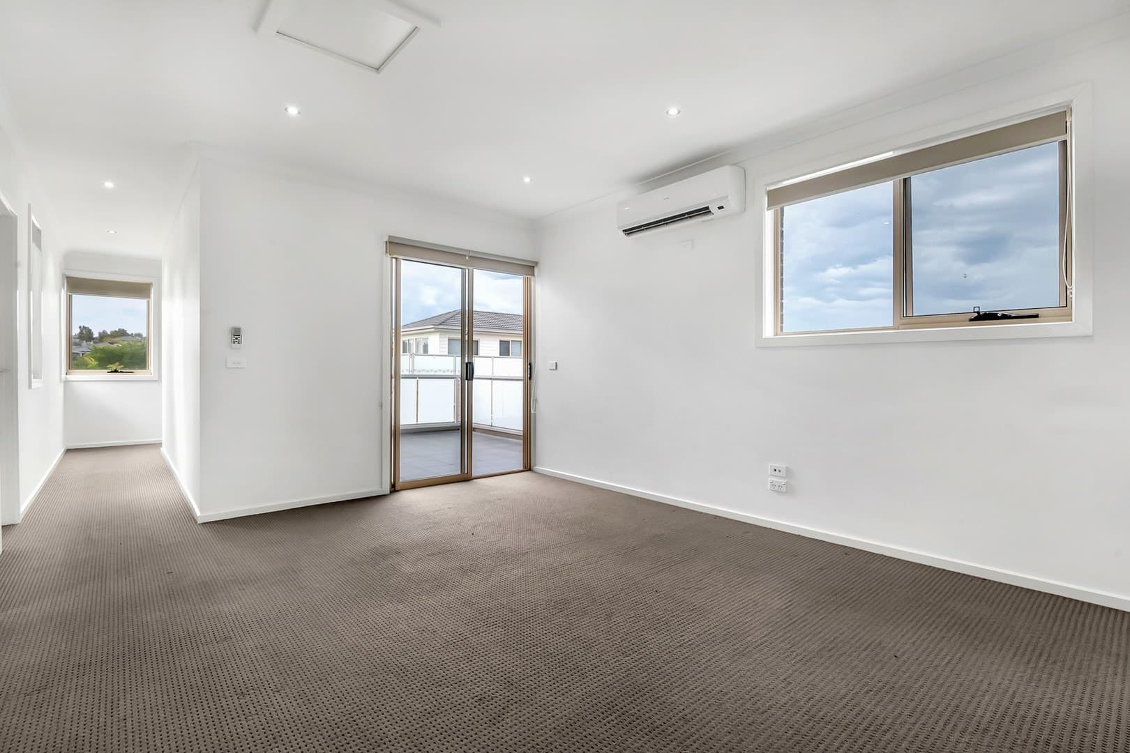 44 Champion ParadeCraigieburn, VIC 3064, Craigieburn - Thumbnail 3