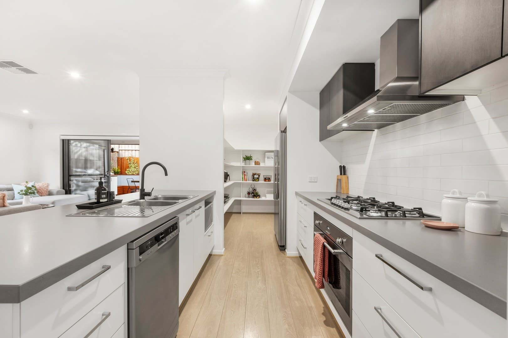 99 Wallaroo  WayDoreen, VIC 3754, Doreen - Thumbnail 2