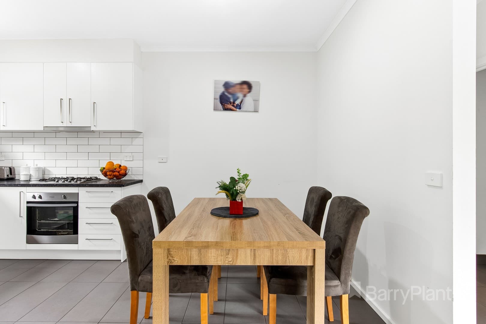 2/50 Douglas AvenueSt Albans, VIC 3021, St Albans - Thumbnail 3