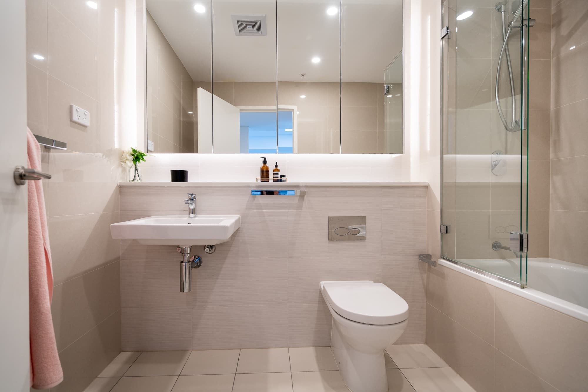 H115/3 Bennelong Pkwy, Wentworth Point - Thumbnail 3