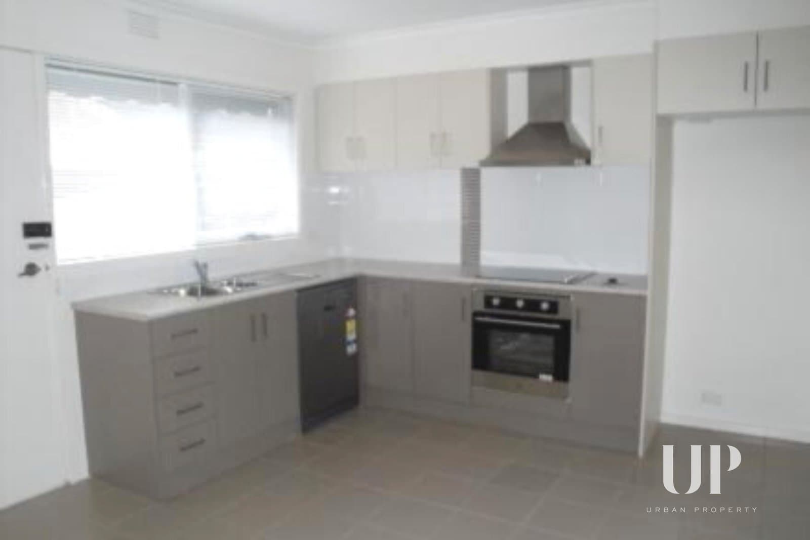 1/62 Barry Street, Reservoir VIC 3073, Reservoir - Thumbnail 2