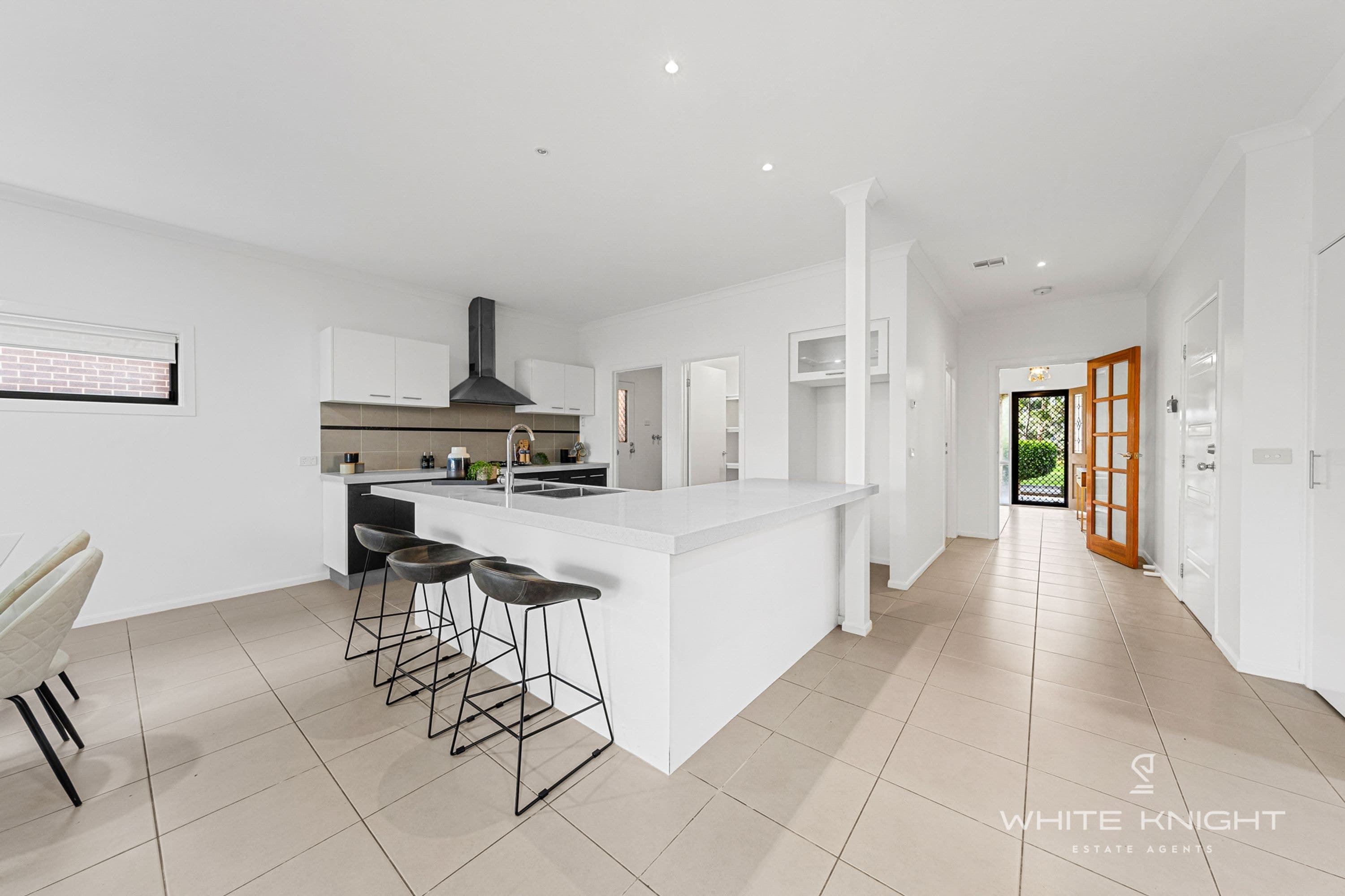 8 Errindura Place, Caroline Springs VIC 3023, Caroline Springs - Thumbnail 7